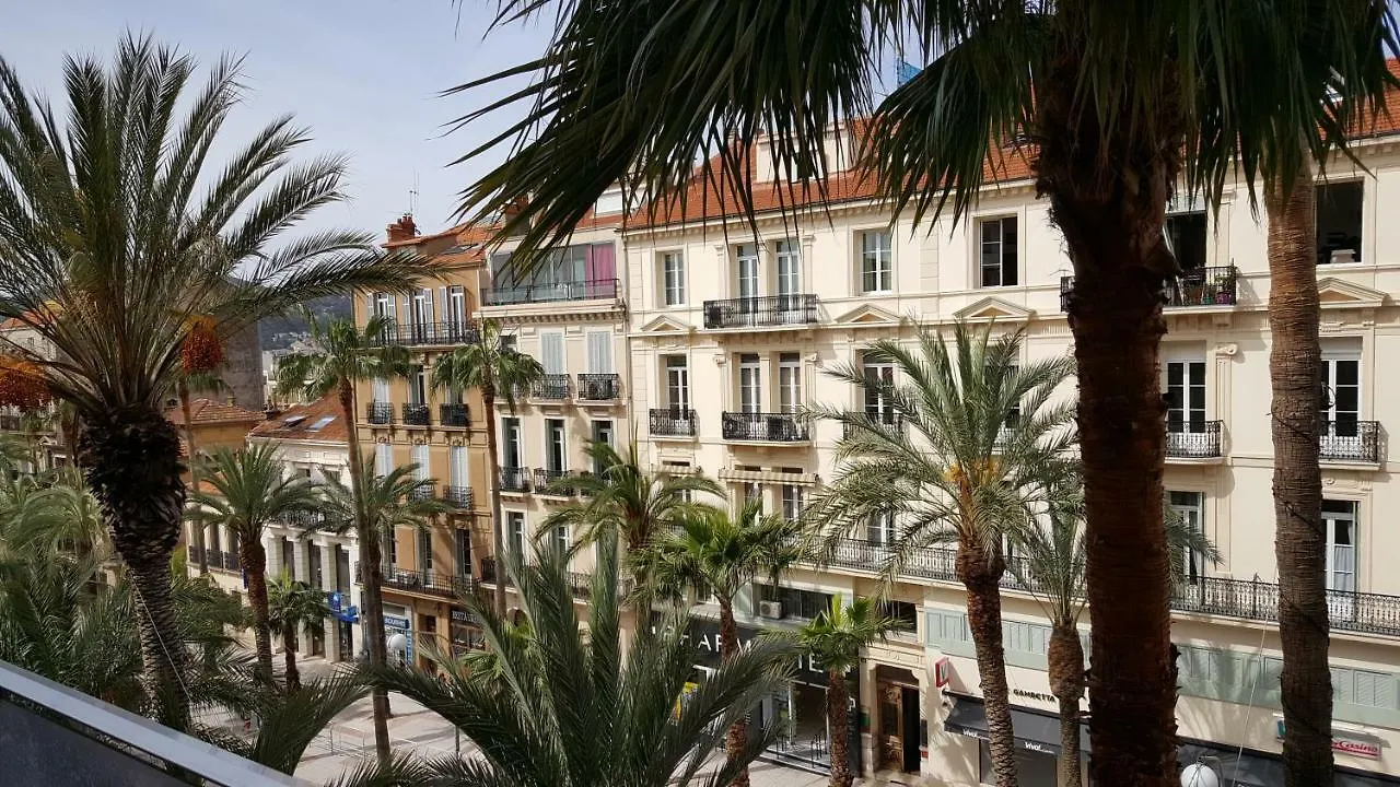 Appartement 38M2 Avec Balcon En Plein Coeur De Ville Hyeres