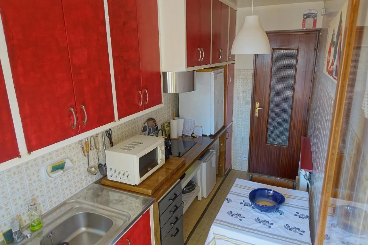 Appartement 38M2 Avec Balcon En Plein Coeur De Ville Hyeres Apartment