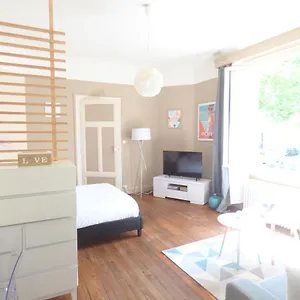 https://vichy-lac-dallier.hotels-rhonealpes.com