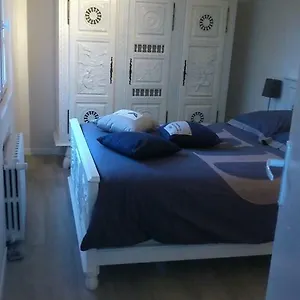 https://la-barge-rousse.inbrittany.com